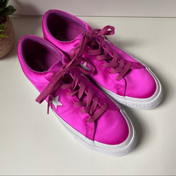 converse hyper magenta